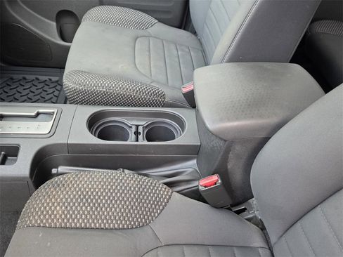 Used 2019 Nissan Frontier PRO-4X image 9