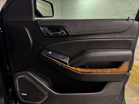Used 2020 Chevrolet Suburban Premier image 17