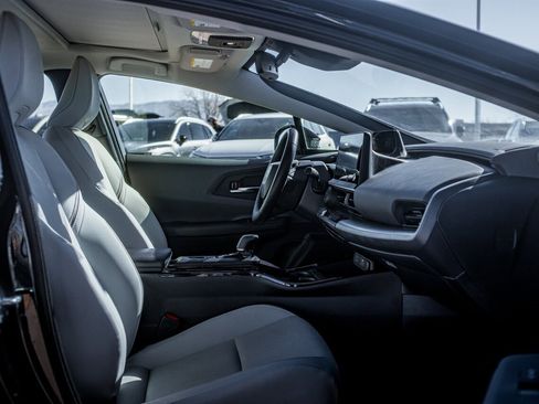 Used 2024 Toyota Prius XLE image 41
