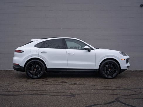 Certified 2025 Porsche Cayenne Coupe image 8