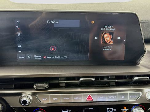 Used 2025 Kia Telluride LX FWD image 22