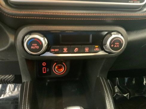 Used 2020 Nissan Kicks SR image 17