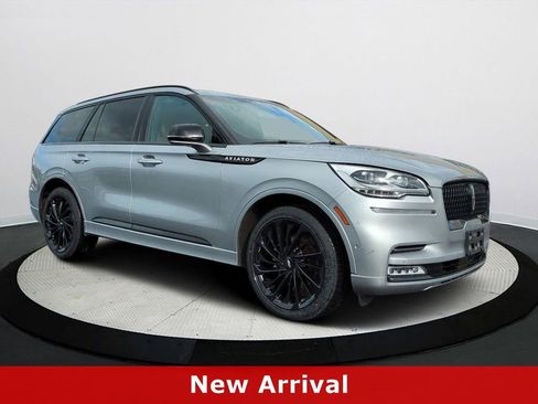 Used 2023 Lincoln Aviator Reserve w/ Equipment Group 201A image 1