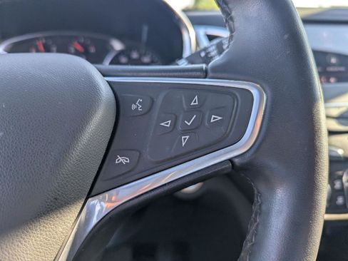 Used 2023 Chevrolet Equinox LT AWD/4WD image 22