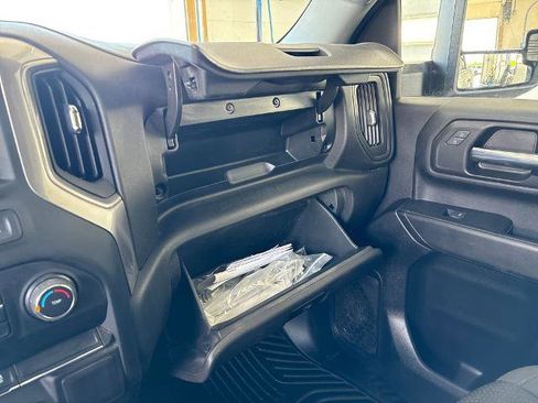 Used 2022 Chevrolet Silverado 2500 Custom AWD/4WD image 39