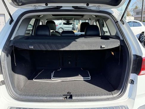 Used 2023 Volkswagen Taos SEL image 7