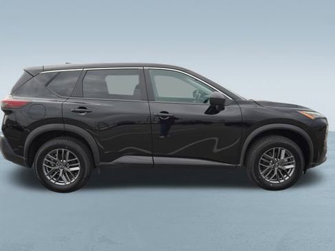 Used 2023 Nissan Rogue S image 43