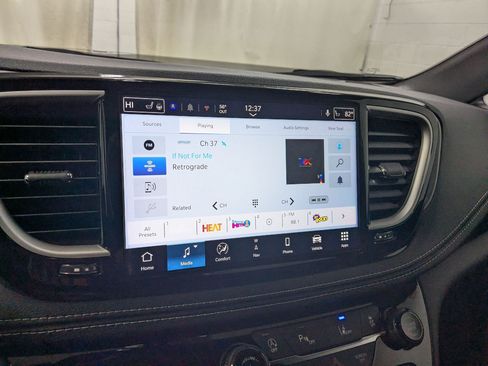 New 2026 Chrysler Pacifica Select FWD image 13