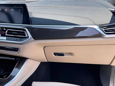 Used 2022 BMW X5 sDrive40i w/ M Sport Package RWD image 19