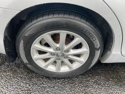 Used 2010 Toyota Camry XLE image 14