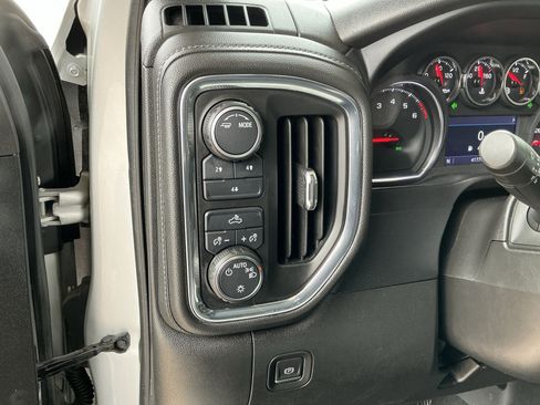 Used 2021 Chevrolet Silverado 2500 LT image 26