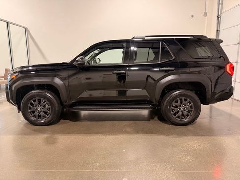 Used 2025 Toyota 4Runner SR5 AWD/4WD image 8