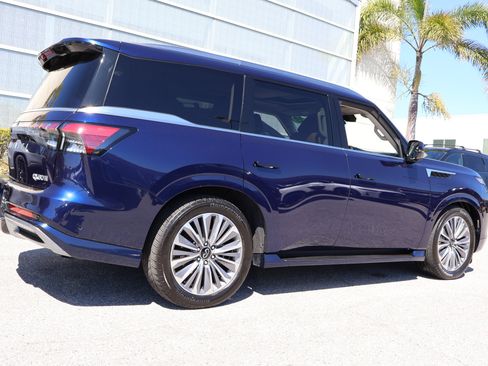 Certified 2025 INFINITI QX80 Sensory image 10