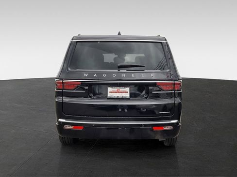 Used 2024 Jeep Wagoneer Series II w/ Flexible Seating Group RWD image 5