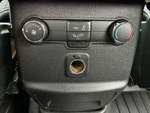 Used 2017 Ford Explorer XLT AWD/4WD image 24