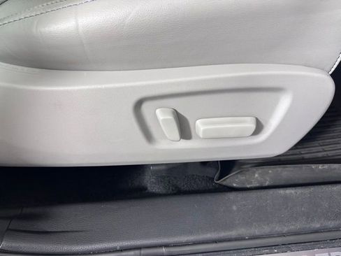 Used 2018 Toyota Highlander Limited AWD/4WD image 11