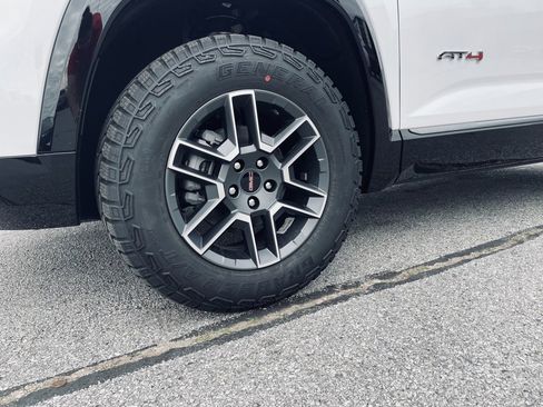 New 2026 GMC Terrain AT4 w/ Technology Package II image 32