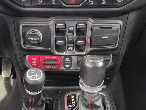 Used 2020 Jeep Gladiator Rubicon image 17