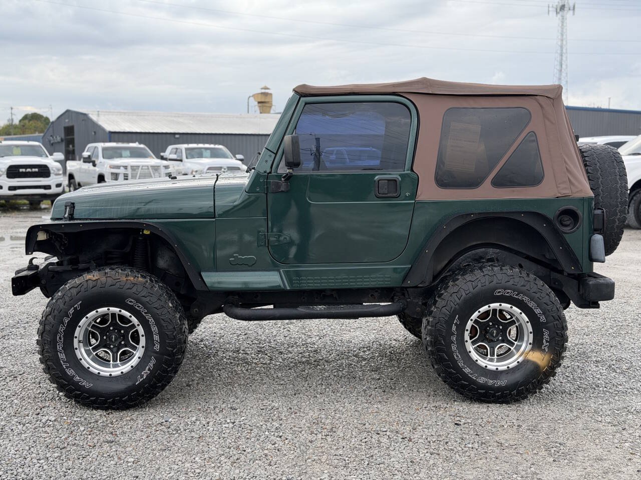 Used 2000 Jeep Wrangler Sahara AWD/4WD image 2