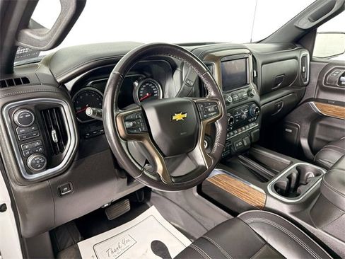 Used 2021 Chevrolet Silverado 1500 High Country w/ Technology Package image 9
