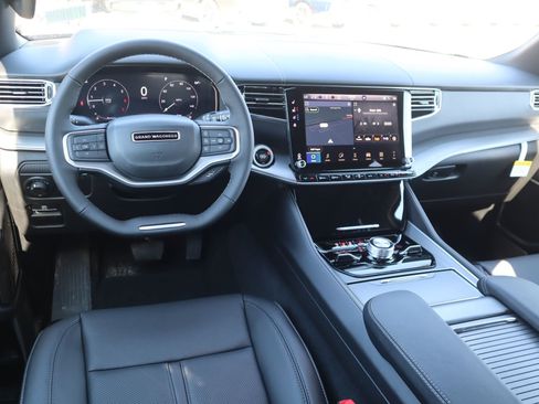 New 2026 Jeep Grand Wagoneer Limited AWD/4WD image 2