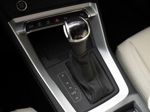 Used 2025 Audi Q3 2.0T Premium w/ Convenience Package image 27