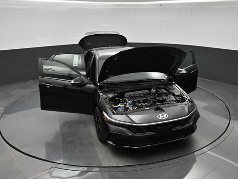 New 2026 Hyundai Elantra Sport FWD image 38