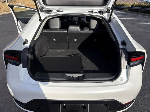 Used 2025 Toyota Prius XLE image 21