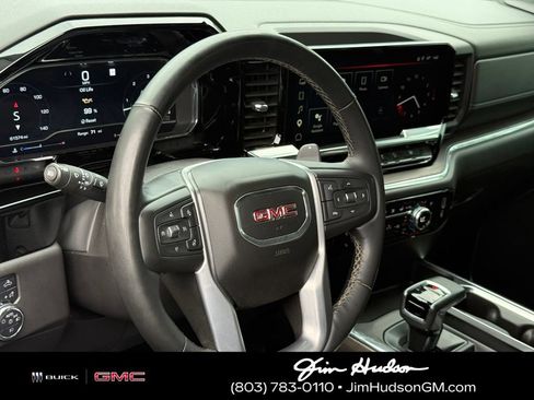 Used 2023 GMC Sierra 1500 SLT AWD/4WD image 18
