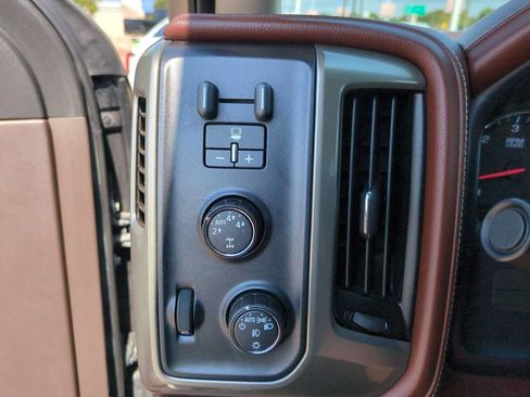 Used 2014 Chevrolet Silverado 1500 High Country w/ High Country Premium Package AWD/4WD image 34