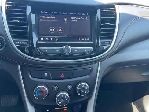 Used 2020 Chevrolet Trax LT w/ Driver Confidence Package AWD/4WD image 36