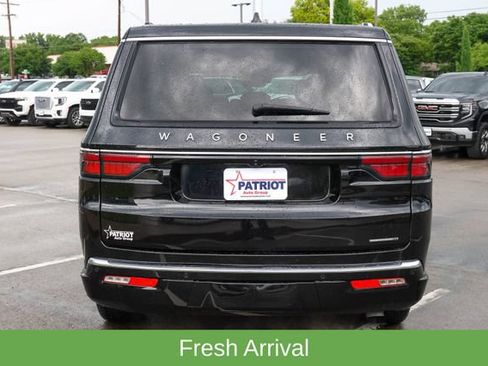 Used 2024 Jeep Wagoneer L Series II w/ Flexible Seating Group AWD/4WD image 4