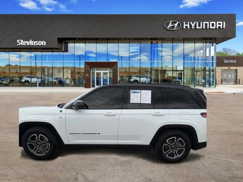 Used 2022 Jeep Grand Cherokee Trailhawk AWD/4WD image 5