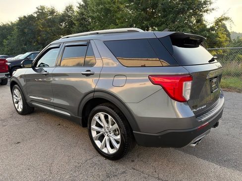 Used 2022 Ford Explorer Platinum w/ Equipment Group 601A AWD/4WD image 4