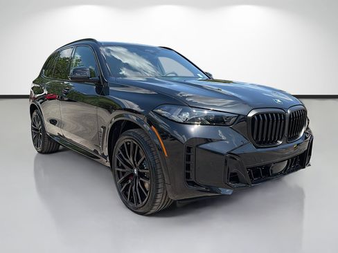 New 2026 BMW X5 xDrive40i w/ M Sport Package AWD/4WD image 1