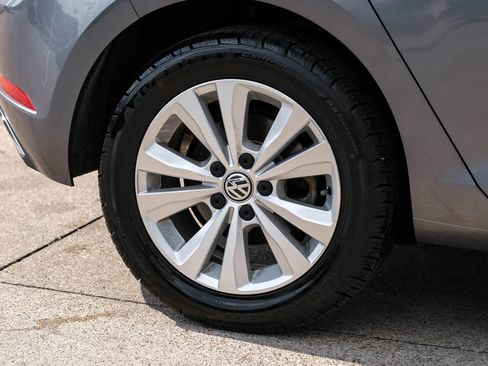Used 2019 Volkswagen Golf SE FWD image 48