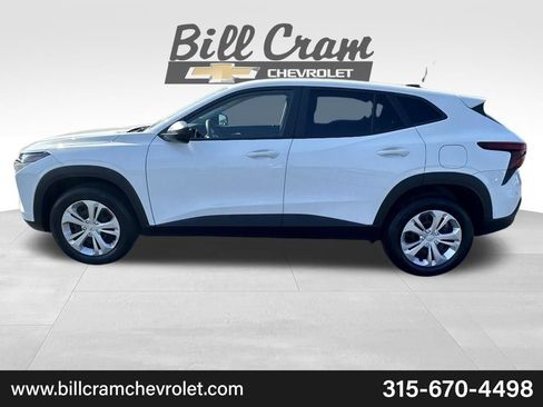 Used 2024 Chevrolet Trax LS w/ Driver Confidence Package FWD image 8