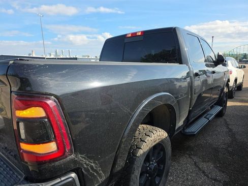 Used 2022 RAM 2500 Laramie AWD/4WD image 3