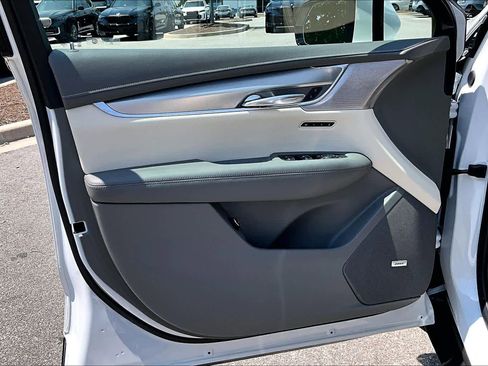 Used 2021 Cadillac XT5 Premium Luxury image 24