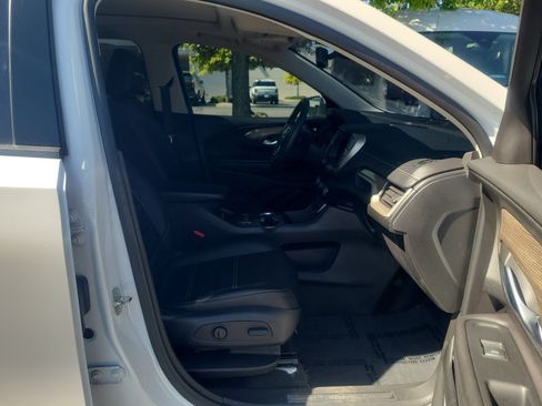 Used 2022 GMC Terrain Denali w/ Denali Premium Package AWD/4WD image 19