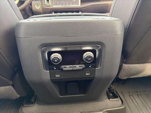 Used 2022 GMC Yukon XL Denali AWD/4WD image 25