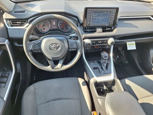 Used 2022 Toyota RAV4 XLE w/ Convenience Package FWD image 9