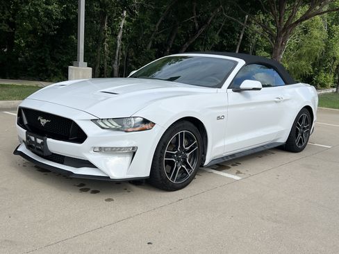 Used 2019 Ford Mustang GT Premium RWD image 4