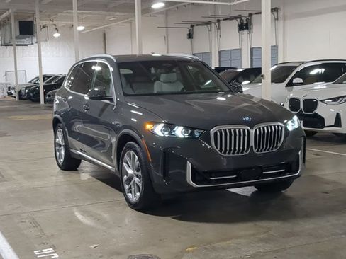 New 2026 BMW X5 xDrive50e w/ Premium Package image 6