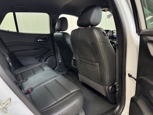 Used 2025 Chevrolet Trax RS image 24