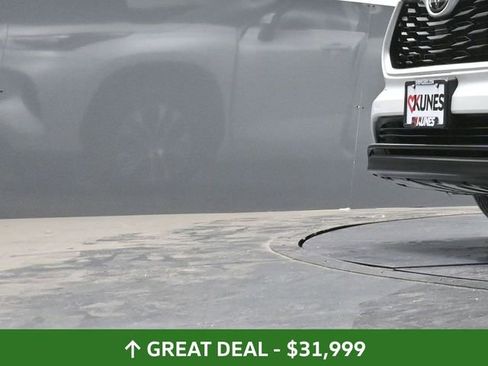 Used 2023 Toyota Highlander XLE FWD image 79
