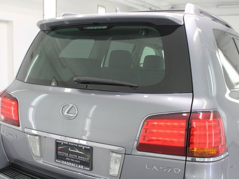 Used 2009 Lexus LX 570 4WD image 19