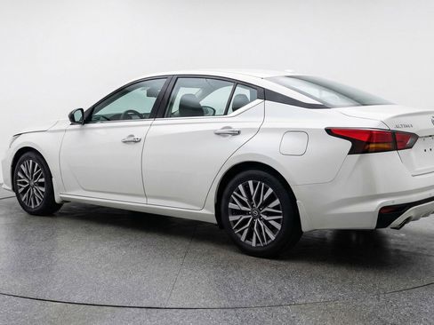 Used 2025 Nissan Altima 2.5 SV FWD image 6