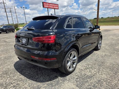 Used 2017 Audi Q3 2.0T Premium Plus w/ Premium Plus Package FWD image 7