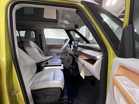 New 2025 Volkswagen ID. Buzz 1st Edition image 15